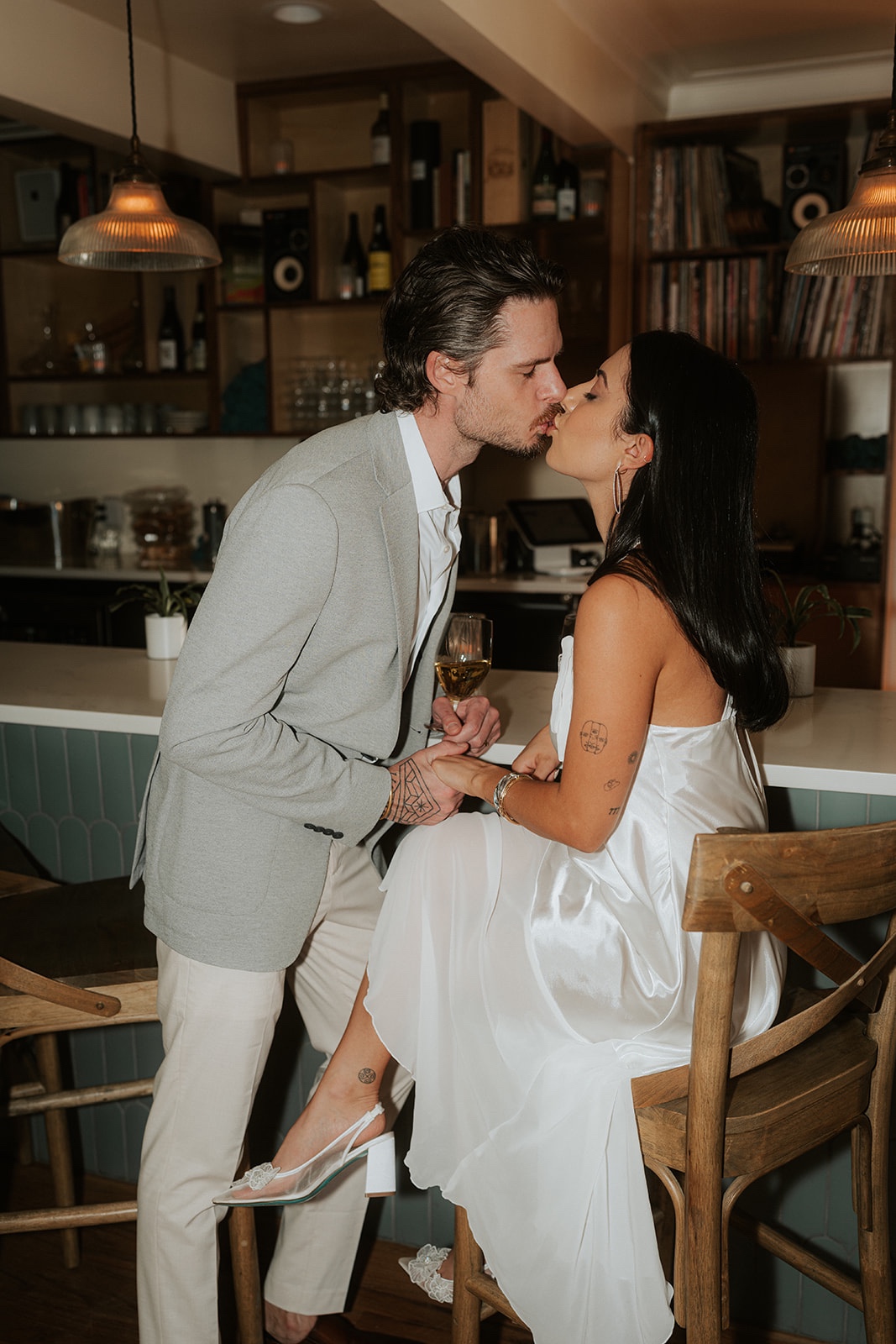 Phoenix courthouse wedding couple kissing at Sauvage Wine Bar